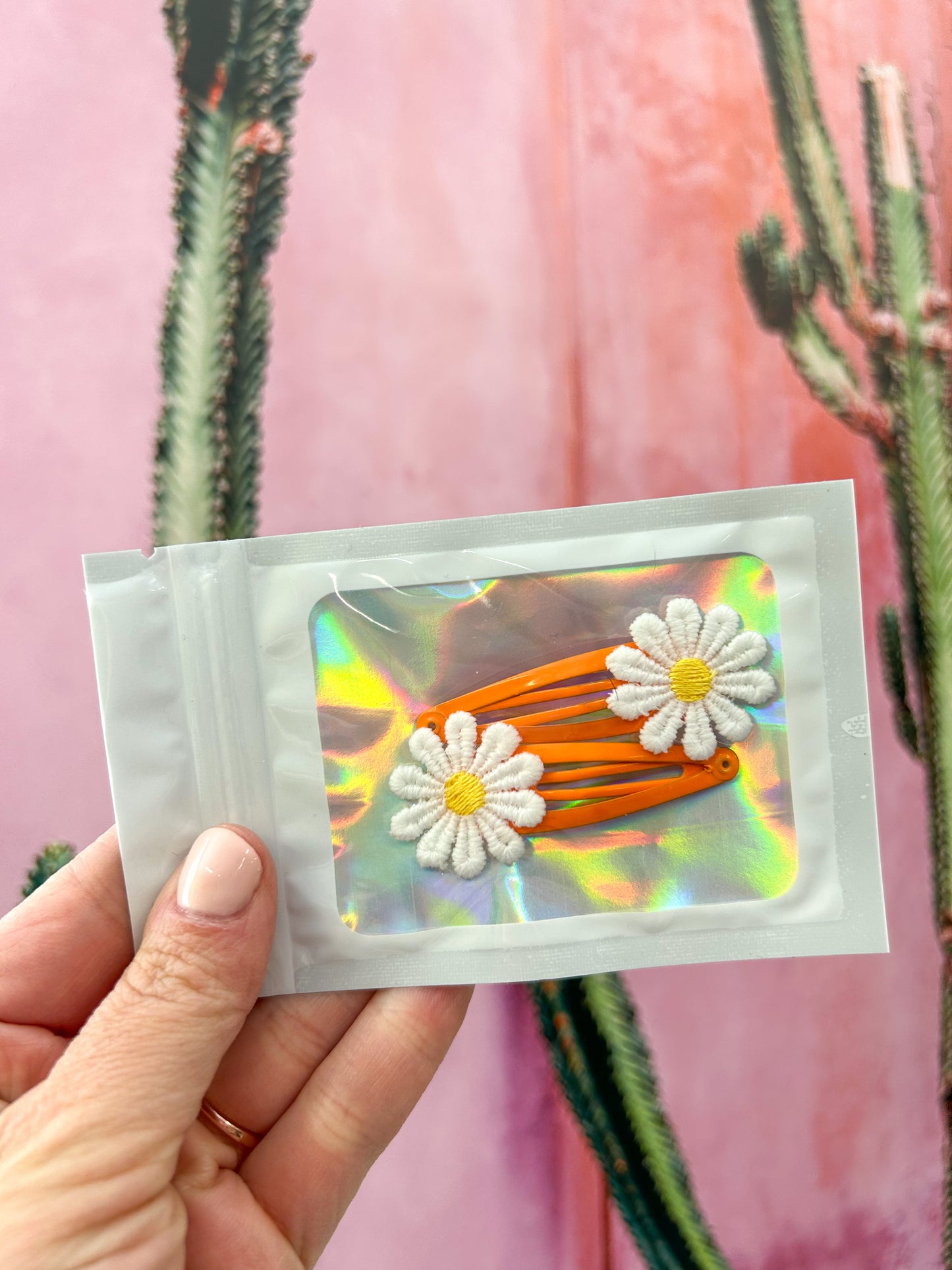 Oversized Daisy Snappies